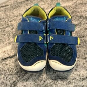 Plae shoes size 12.5- Ty style